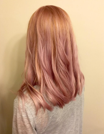 Rose gold é um tom rosa metálico que está fazendo sucesso entre as mulheres