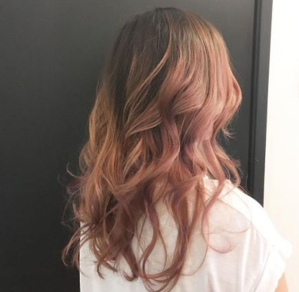 Rose gold é um tom rosa metálico que está fazendo sucesso entre as mulheres