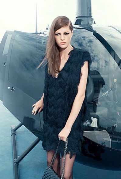 A mineira Eloízia Melo deixou o salão de beleza onde trabalhava como manicure no interior de MG para se dedicar à carreira de modelo. Desde 2011, já estrelou campanha da Diesel e da Prada