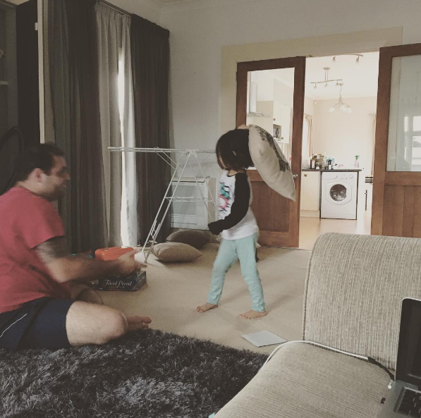Família de brasileiros está há quatro meses vivendo sem endereço fixo e percorrendo a Nova Zelândia!