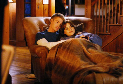 Chad Michael Murray e Sophia Bush se conheceram no set da série 'One Tree Hill' e se casaram apenas um ano depois. Mas, passados alguns meses se separaram já que Murray assuniu ter traído a esposa. Apesar disso, os dois trabalharam juntos por anos após o fim do casamento e ambos diziam não ser nada fácil.