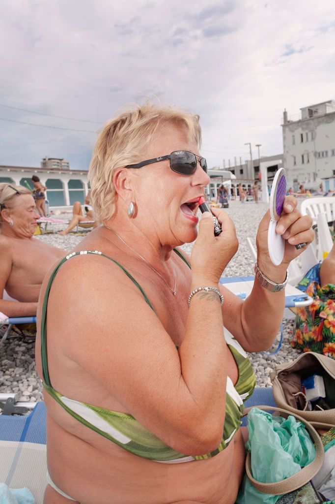 Na praia de Pedocin, na cidade de Trieste, na Itália, um pequeno muro divide o espaço que homens e mulheres podem frequentar separadamente