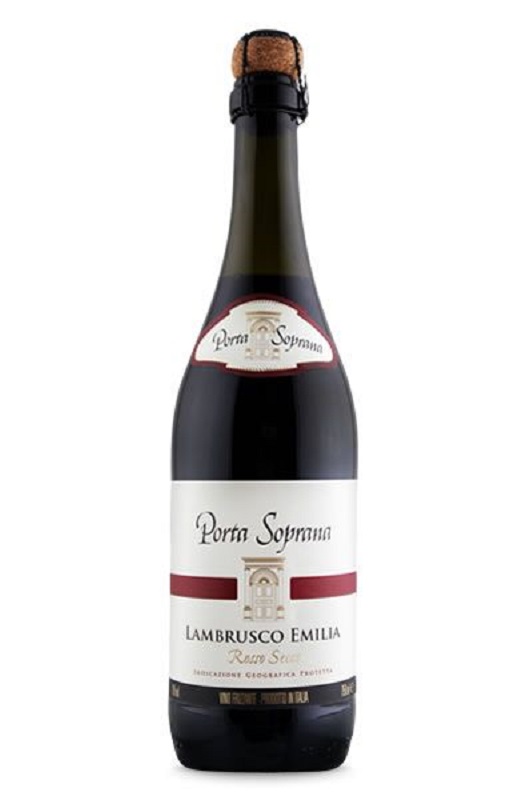 Alegre e festivo, esse frisante tinto tem aromas de frutas vermelhas frescas, é leve, saboroso e apresenta delicada doçura. Perfeito para momentos informais, esse exemplar traz em si toda a experiência da Cantina Chiarli, o mais antigo produtor de Lambrusco da região da Emilia-Romagna.