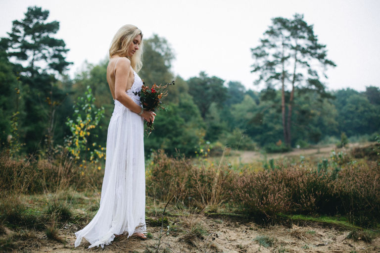 Este vestido de noiva, chamado 'Hollie', é da grife australiana  Grace Loves Lace e se tornou a peça mais popular da internet. Omodelo já foi marcado mais de 2,5 milhões (!!!) de vezes no Pinterest e custa aproximadamente R$ 4.652.