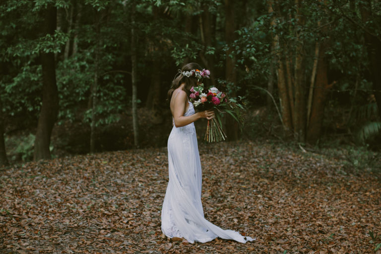 Este vestido de noiva, chamado 'Hollie', é da grife australiana  Grace Loves Lace e se tornou a peça mais popular da internet. Omodelo já foi marcado mais de 2,5 milhões (!!!) de vezes no Pinterest e custa aproximadamente R$ 4.652.