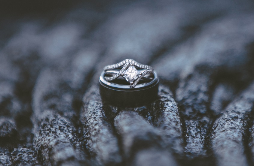 Lauren e Alex toparam a sugestão da fotógrafa Jenna Lee e posaram para ensaio de casamento no Kilauea, um dos vulcões ativos do Havaí. 