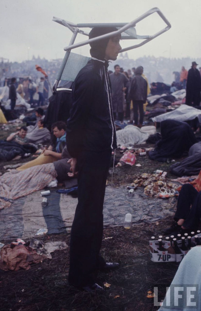 O site Bored Panda recuperou um ensaio que a extinta revista Life publicou sobre o lendário festival de Woodstock, nos Estados Unidos, em 1969