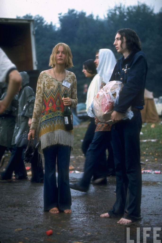 O site Bored Panda recuperou um ensaio que a extinta revista Life publicou sobre o lendário festival de Woodstock, nos Estados Unidos, em 1969