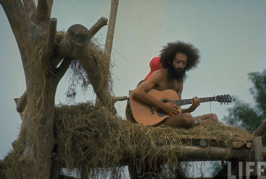 O site Bored Panda recuperou um ensaio que a extinta revista Life publicou sobre o lendário festival de Woodstock, nos Estados Unidos, em 1969