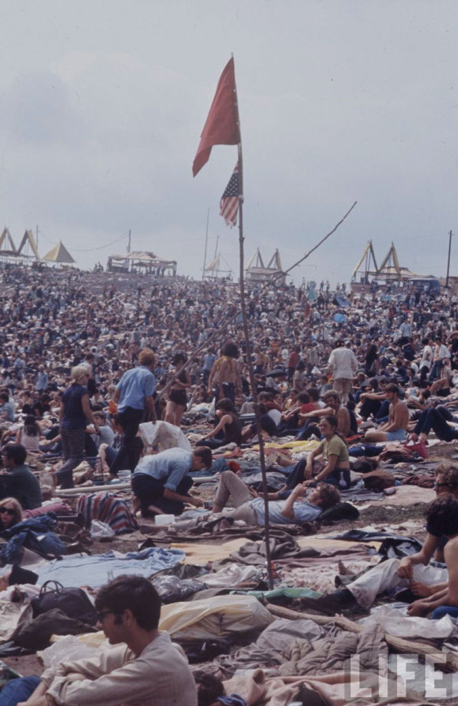 O site Bored Panda recuperou um ensaio que a extinta revista Life publicou sobre o lendário festival de Woodstock, nos Estados Unidos, em 1969