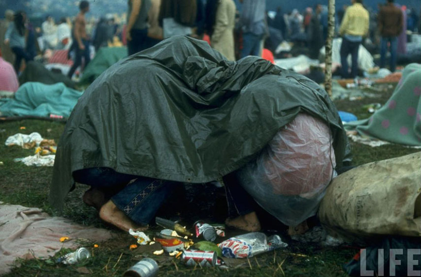 O site Bored Panda recuperou um ensaio que a extinta revista Life publicou sobre o lendário festival de Woodstock, nos Estados Unidos, em 1969