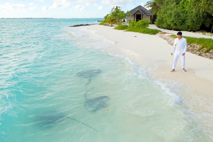 Destination wedding é quando os noivos escolhem uma cidade diferente da que vivem para realizar a cerimônia de casamento. Geralmente, é para poucas pessoas, apenas família e amigos mais próximos. Algumas pessoas preferem algo ainda mais intimista: só o noivo e a noiva