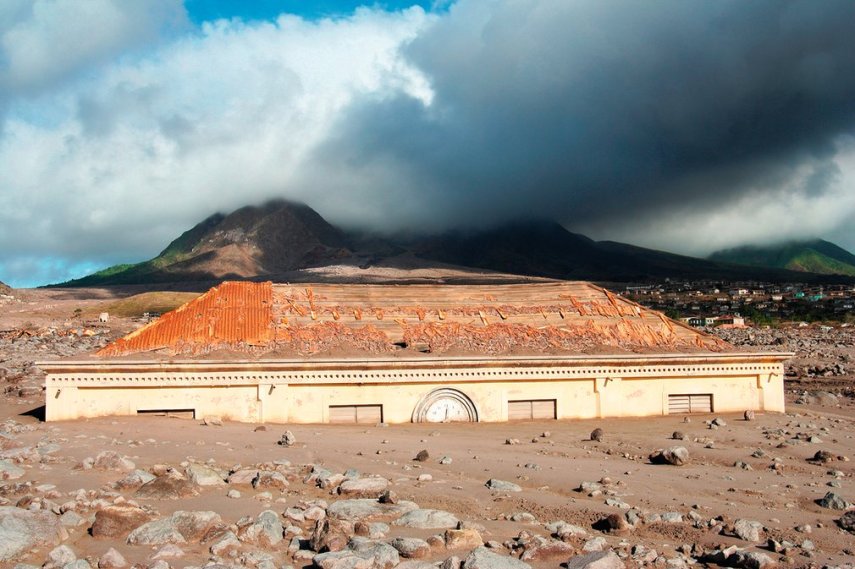 Com a erupção do vulcão Soufrière Hills em julho de 1995, a capital de Montserrat ficou completamente enterrada em cinzas. Aos poucos, a ilha se tornara inabitável, com o abandono contínuo da população. Plymouth, apesar de ser uma cidade fantasma, continua sendo a capital de Montserrat.