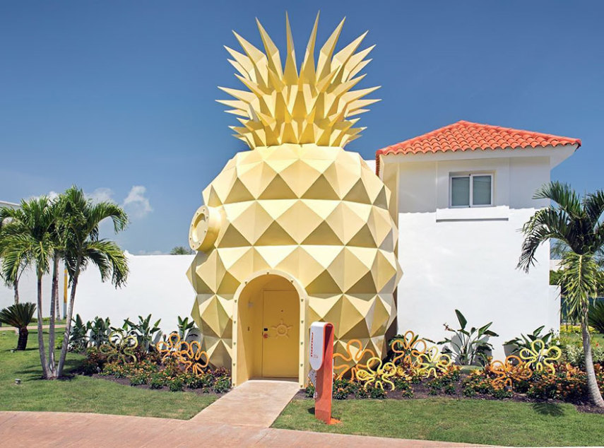 A réplica da casa abacaxi fica na República Dominicana e foi criada pelo canal de TV para ficar no hotel Nick Resort Punta Cana. Quem quiser viver como Bob Esponja, pode reservar a villa por US$ 3800 a noite 