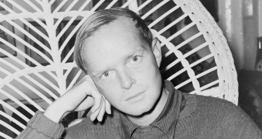 Harper Lee escreveu o famoso O Sol é Para Todos. Truman Capote e baseou o personagem Dill, vizinho e melhor amigo de Jem e Scout, em um escritor bastante famoso: Truman Capote. Quem confirmou a informação foi o próprio Capote: 