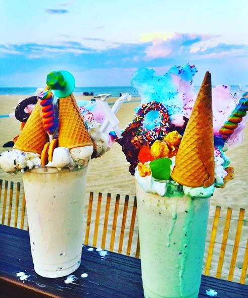 A doceria Coney Waffle, que vende muitos doces gigantescos, fica em Belmar, um distrito localizado no estado americano de New Jersey