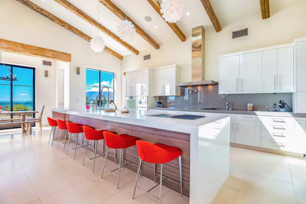 A casa fica em Zuma Beach, em Malibu