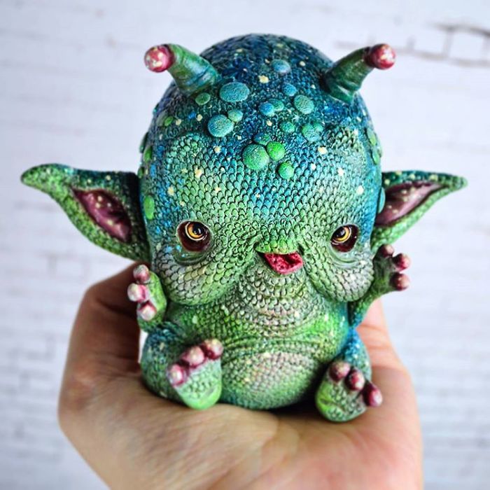 Sandra Arteaga é uma artista espanhola que se especializou em fazer esculturas de criaturas extremamente diferentes