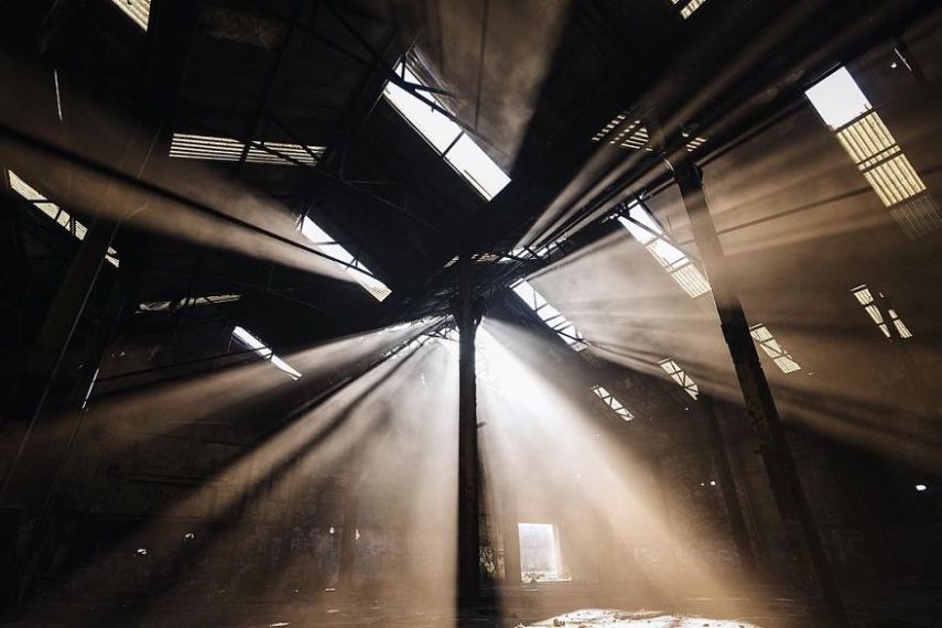 O fotógrafo inglês Simon Yeung é o dono do conta de Instagram @irnmonkey, que reúne lugares incríveis e abandonados