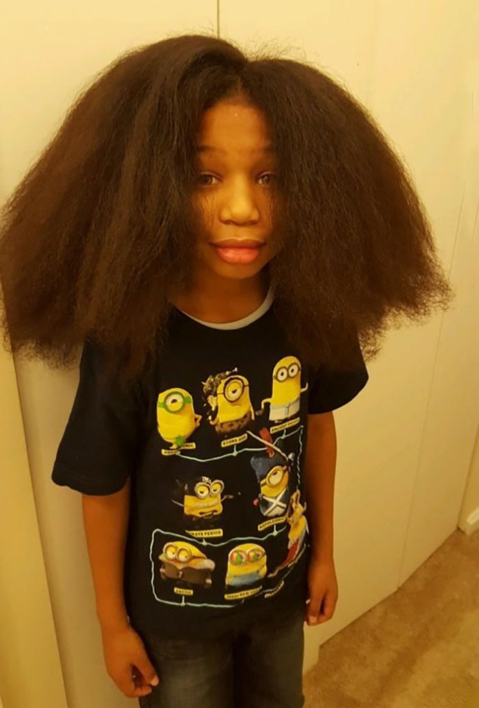 Thomas, 8 anos, decidiu que iria deixar seu cabelo crescer por dois anos para depois doá-lo para crianças que tinham perdido o cabelo por causa da quimioterapia