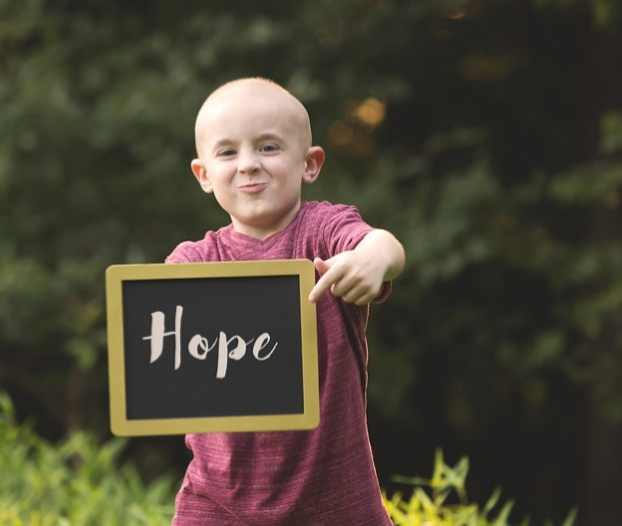 Projeto nos Estados Unidos reúne fotógrafos voluntários para registrar momentos divertidos entre crianças em tratamento contra o câncer e suas famílias. Lindo! <3