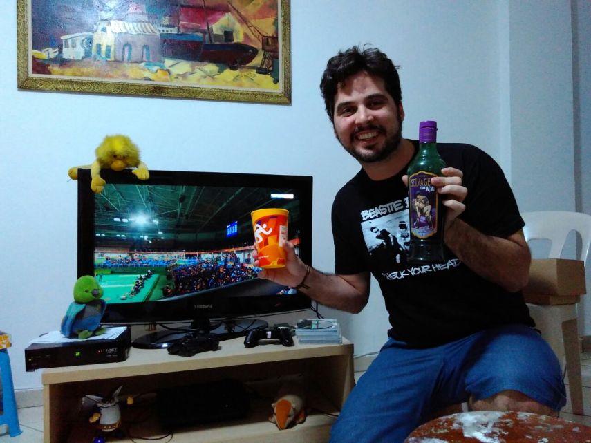 Que tal uma festa temática das olimpíadas passando a reprise dos jogos na TV?