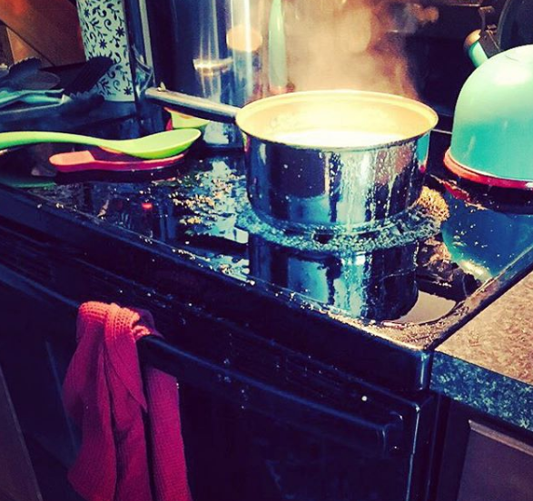 Estas fotos mostram que cozinhar não é o rolê ideal para algumas pessoas