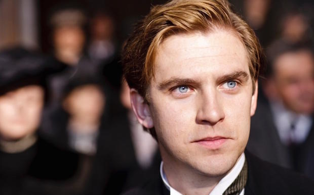 Durante três anos, Dan Steven fez o papel de Matthew Crawley em Downtown Abbey, mas no final   da terceira temporada, Stevens decidiu que queria investir em sua carreira no teatro e cinema   e pediu para que o seu personagem fosse morto. 