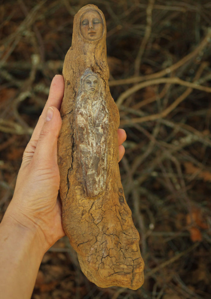 Canadense faz esculturas com troncos e elementos da natureza