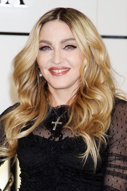 Madonna tem medo de tempestades. Ela fica tão preocupada que dizem que sempre checa a previsão do tempo antes de performances ao ar livre para ter certeza que não terá que encarar chuva forte e trovoadas enquanto está no palco.