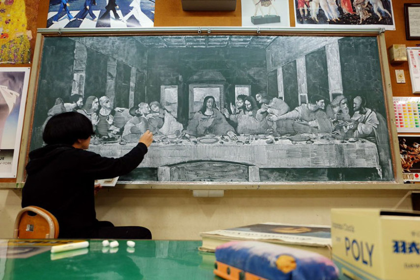 O professor Hirotaka Hamasaki cria desenhos incríveis nas lousas de suas salas de aula