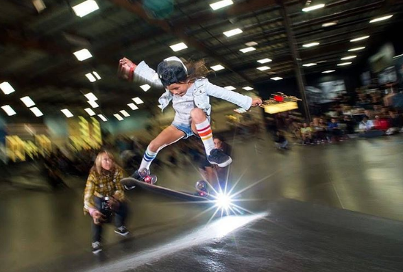 OS irmãos Sky, de oito anos, e Ocean, de cinco, fazem sucesso na internet e na TV americana com manobras radicais de skate