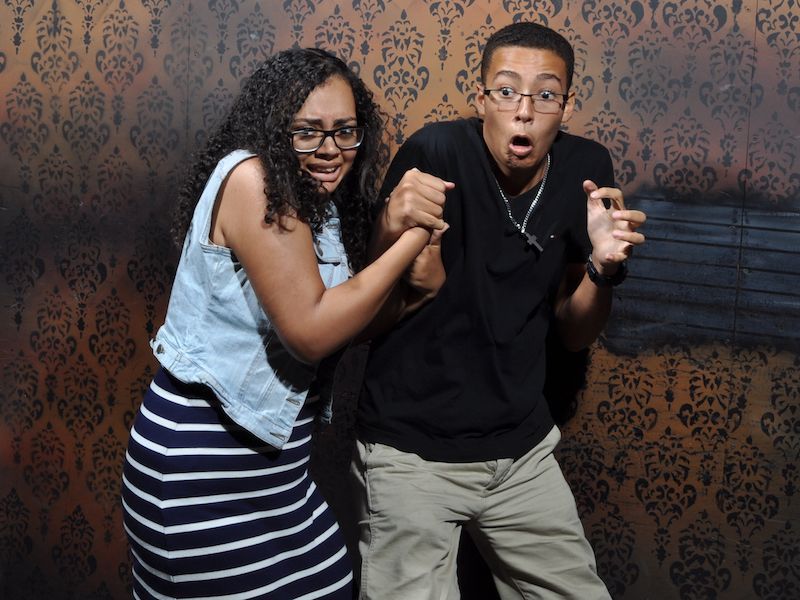 Casa do terror Nightmares Fear Factory, em Ontario, no Canadá, deixou estas pessoas assim!