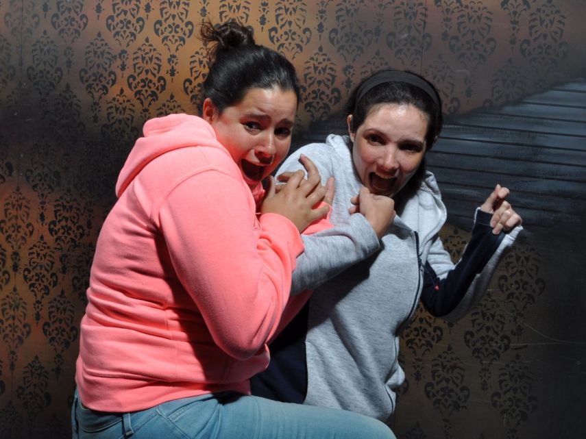 Casa do terror Nightmares Fear Factory, em Ontario, no Canadá, deixou estas pessoas assim!