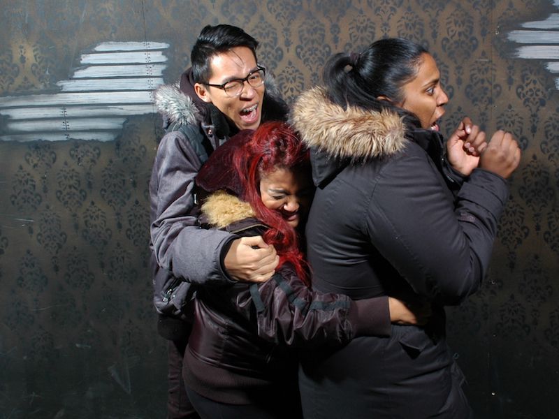 Casa do terror Nightmares Fear Factory, em Ontario, no Canadá, deixou estas pessoas assim!