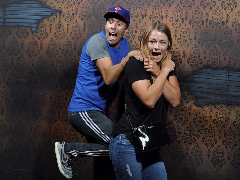 Casa do terror Nightmares Fear Factory, em Ontario, no Canadá, deixou estas pessoas assim!