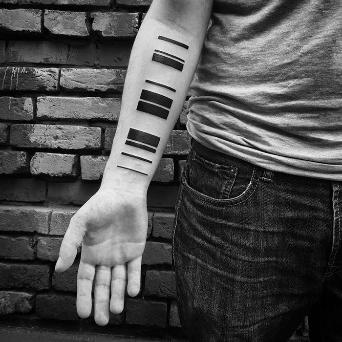 O artista russo Stanislaw Wilczynski cria tatuagens geométricas minimalistas de linhas retas e as batizou de 