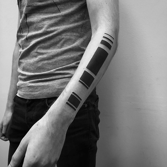 O artista russo Stanislaw Wilczynski cria tatuagens geométricas minimalistas de linhas retas e as batizou de 