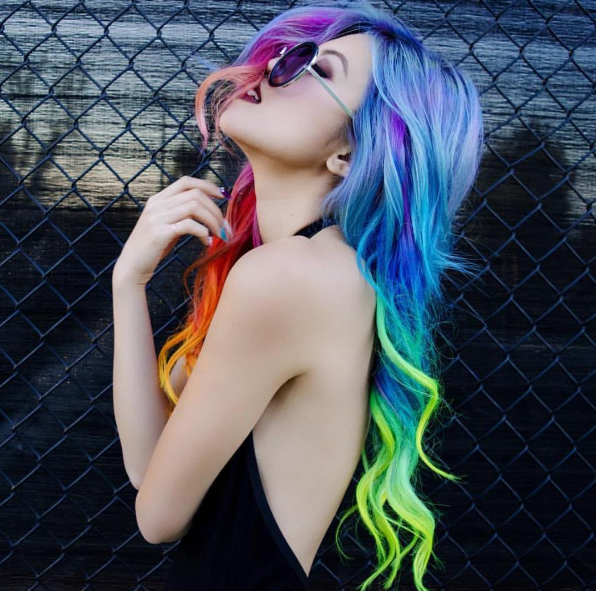 O americano Guy Tang faz sucesso nas redes sociais com criações de tinturas incríveis para os cabelos. E aí, tem coragem de colorir os fios assim?
