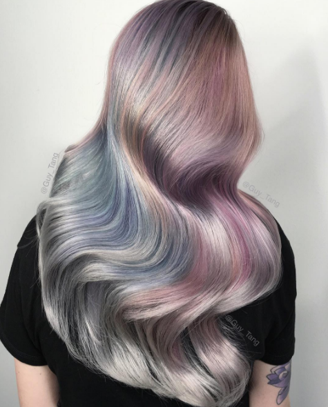 O americano Guy Tang faz sucesso nas redes sociais com criações de tinturas incríveis para os cabelos. E aí, tem coragem de colorir os fios assim?