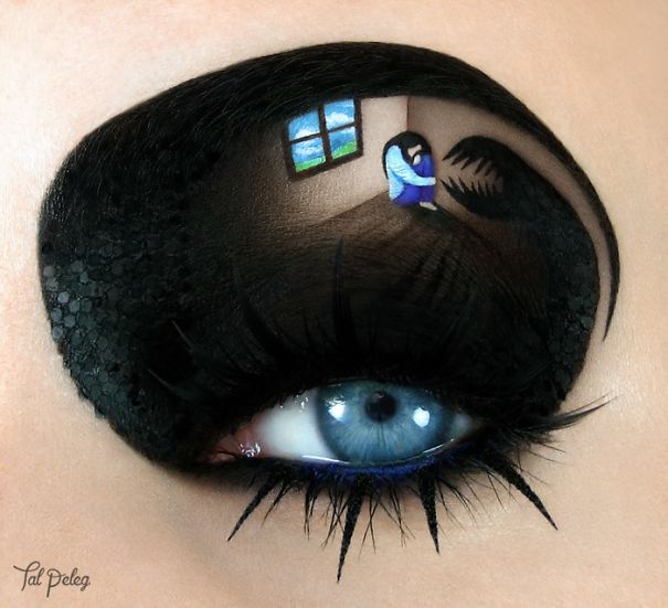 O Dia das Bruxas, comemorado no dia 31 de outubro, está chegando! A proximidade da data inspirou a beauty artist Tal Peleg, e ela criou inacreditáveis maquiagens usando seus próprios olhos como verdadeiras telas de arte.