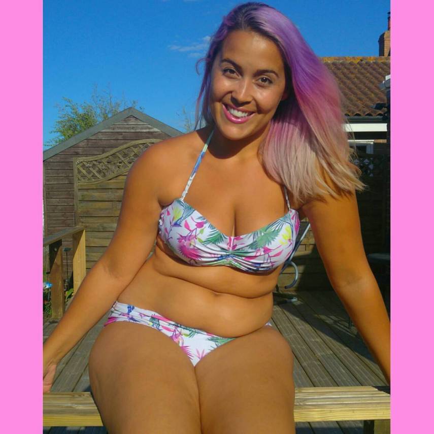 A blogueira inglesa, que superou a anorexia, ajuda outras mulheres a amarem os próprios corpos. Arrasou!