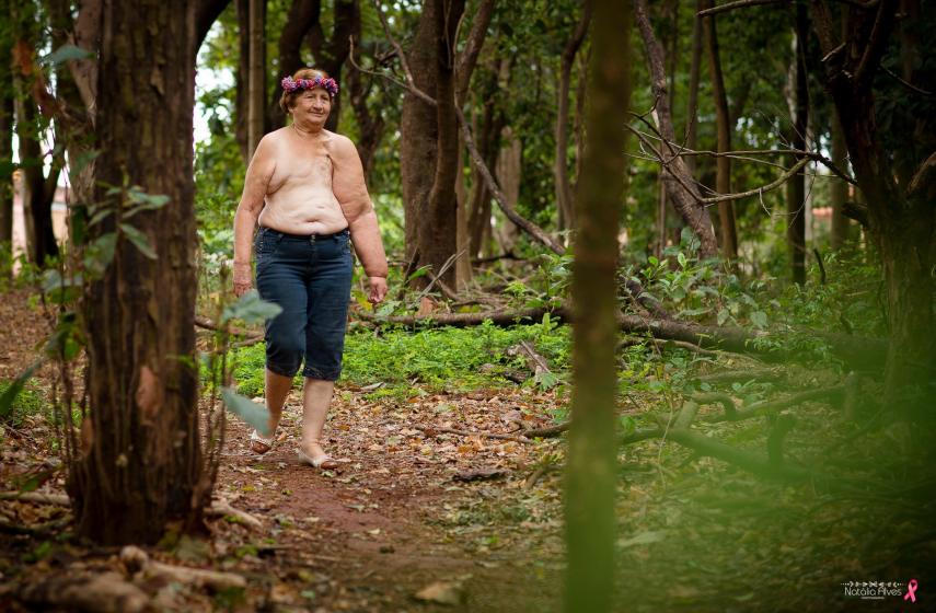 Neta presenteia avó com ensaio emocionante