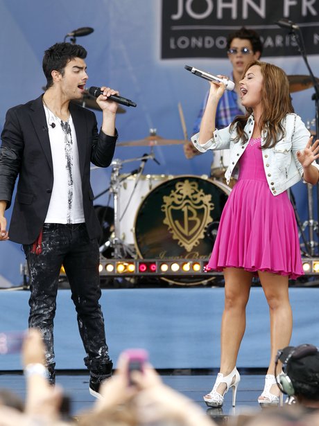 2010, Demi com o ex-namorado Joe Jonas