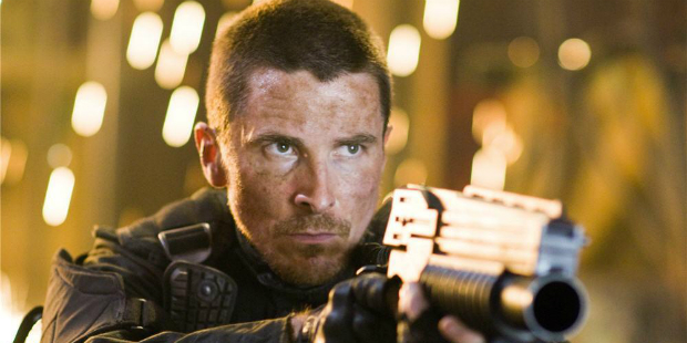 O aúdio de uma briga de Christian Bale com o diretor de fotografia caiu na internet e acabou mostrando que o filme estava em sérias dificuldades. A briga aconteceu porque o diretor interrompeu duas cenas ao aparecer no enquadramento