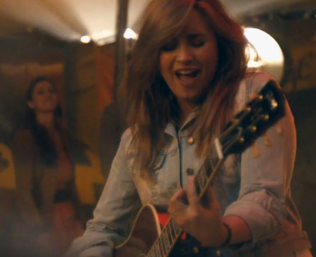 2013, Demi fez barulho com o single Made In The USA