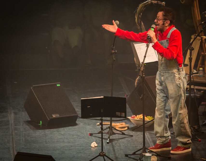 Tom Zé no lançamento de 'Canções Eróticas de Ninar'