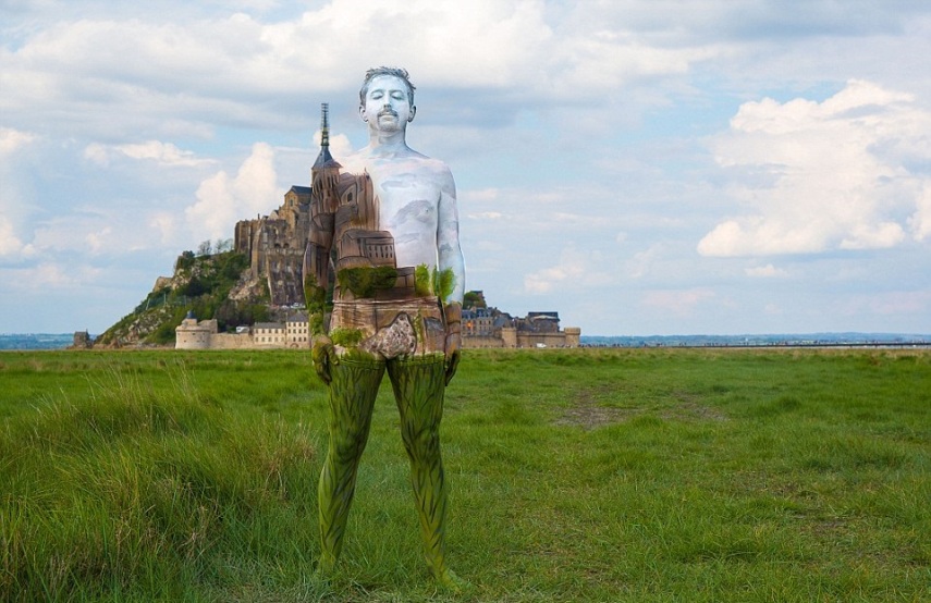 Artista nova-iorquina camufla modelos nus em grandes pontos turísticos apenas com pintura corporal