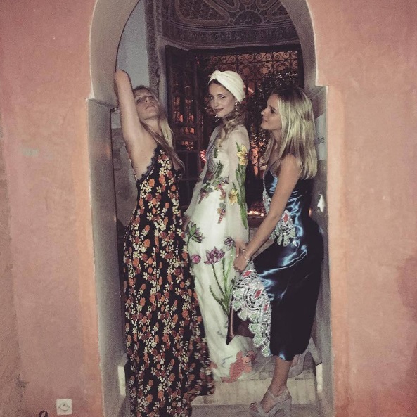 Dianna Agron realizou o sonho de muita gente ao fazer um incrível destination wedding no Marrocos