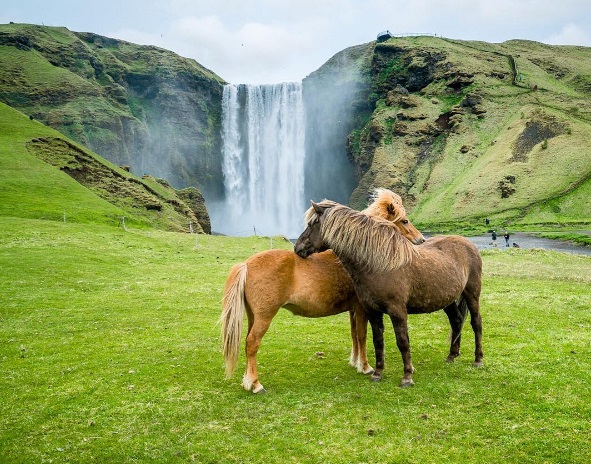 O americano Chris Burkard arrasa com fotos de viagens no Instagram e dá dicas para turbinar o perfil e deixar os cliques mais bonitos